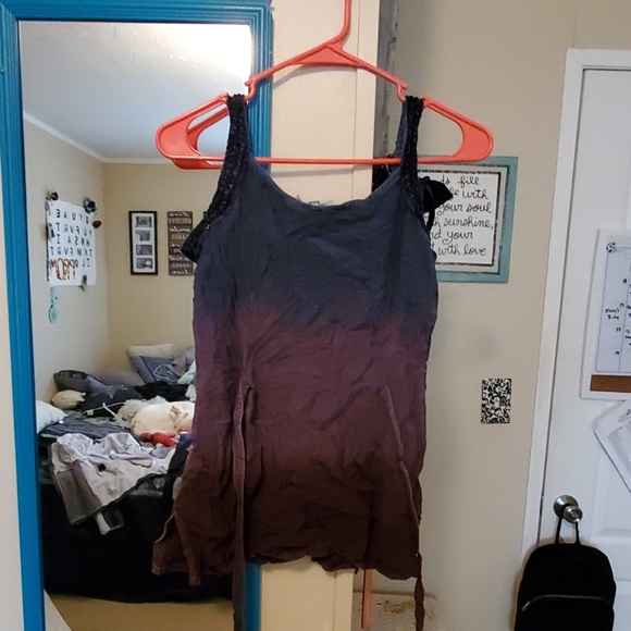 Tanktop - Picture 2 of 2